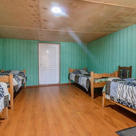 Guest House Old Omalo Bagian luar foto
