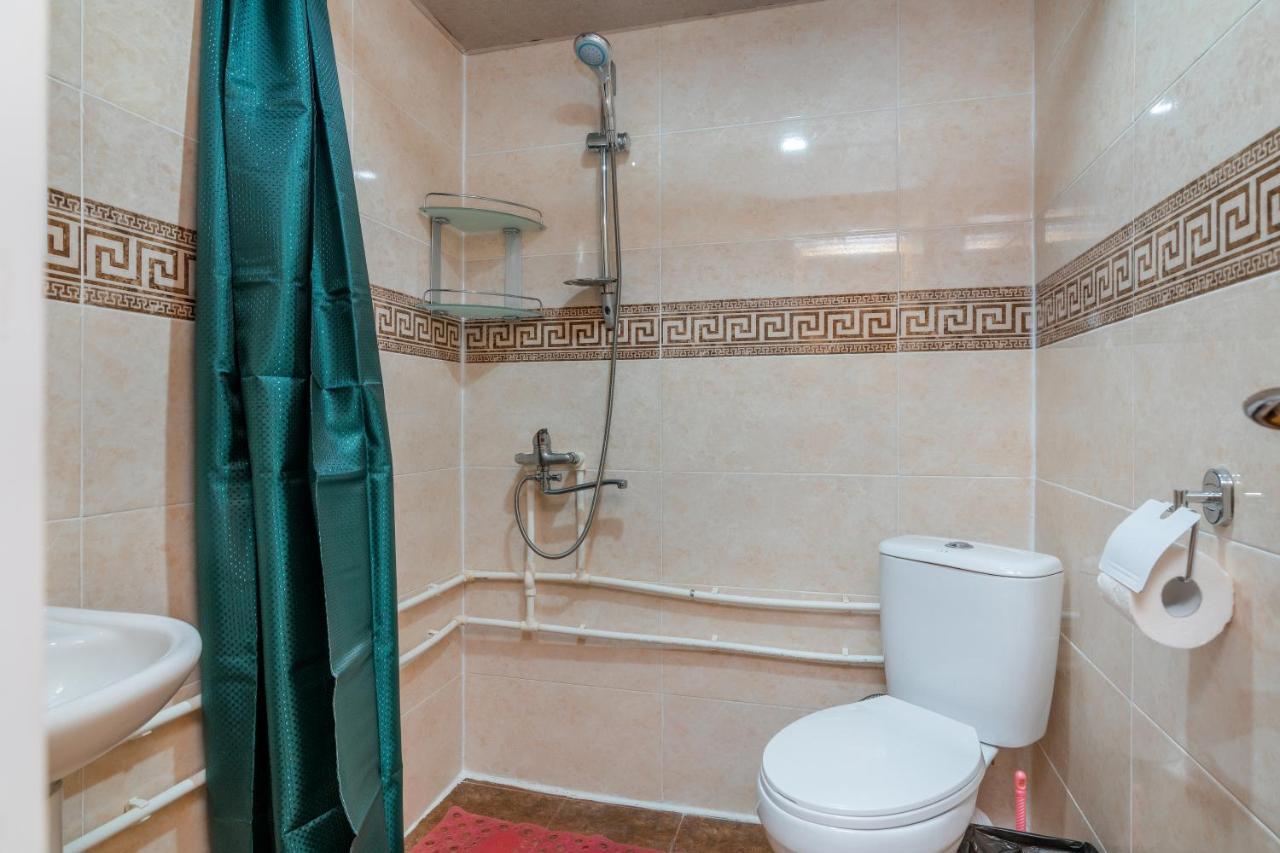 Guest House Old Omalo Bagian luar foto