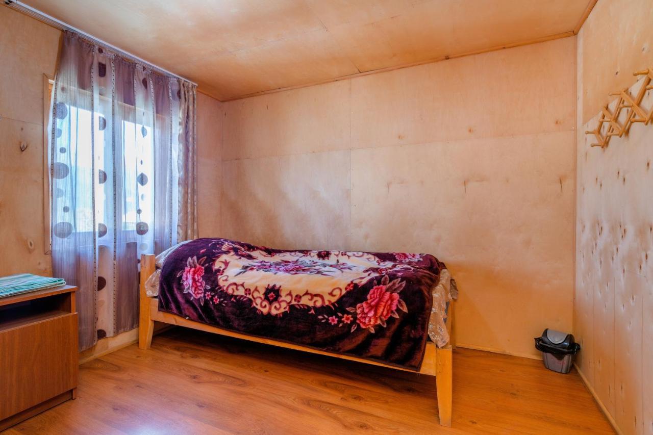 Guest House Old Omalo Bagian luar foto
