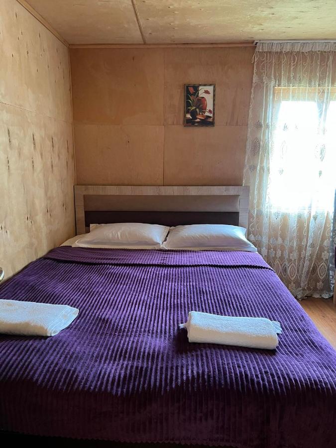 Guest House Old Omalo Bagian luar foto