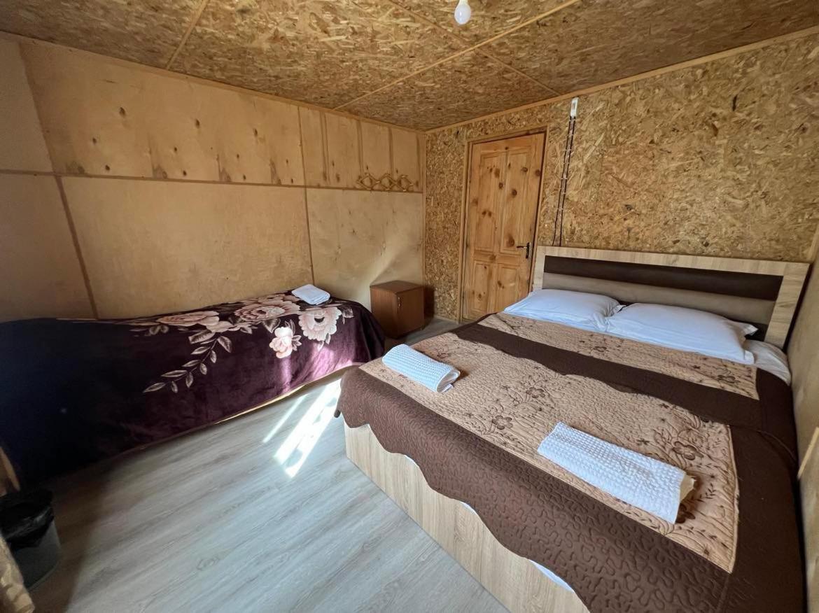 Guest House Old Omalo Bagian luar foto
